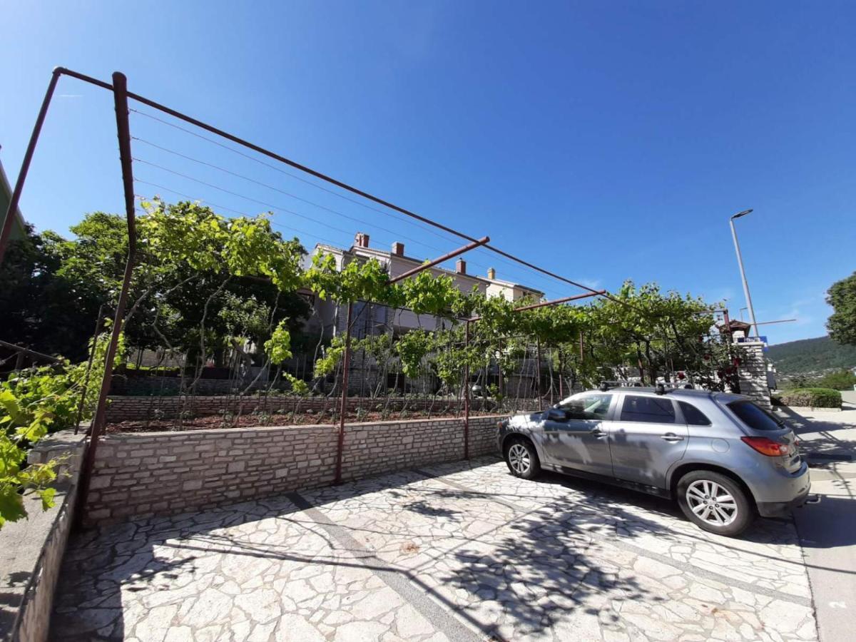 Apartments Izabela Muzic-Fornaric Cres Exterior photo